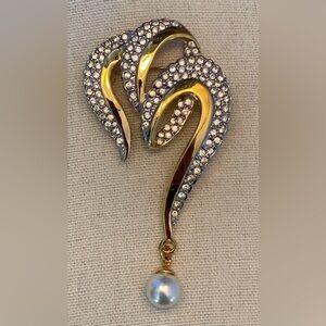 Swarovski Crystal Butler Signed Brooch with Pearl